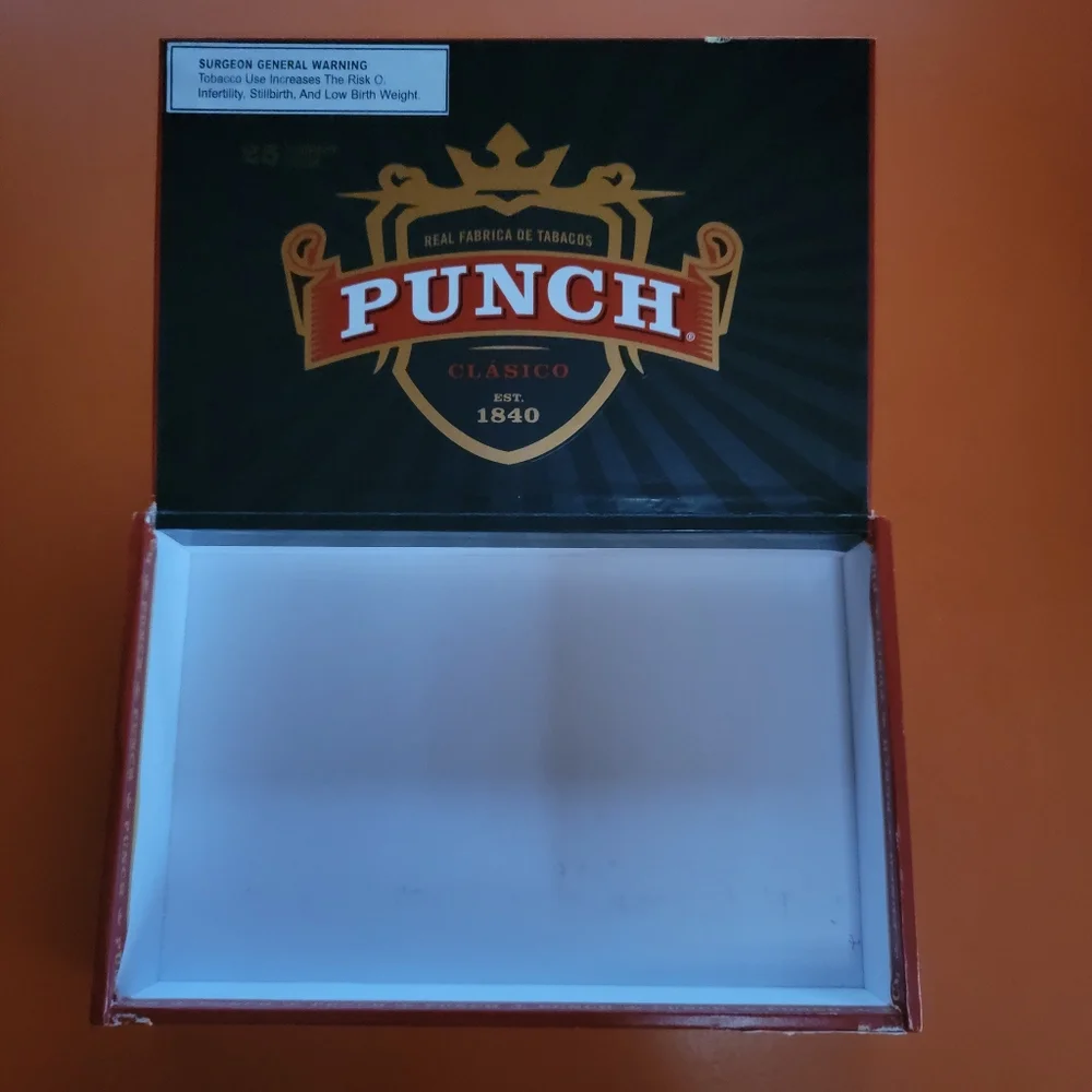 Empty Cigar Box - Picture 5 of 12